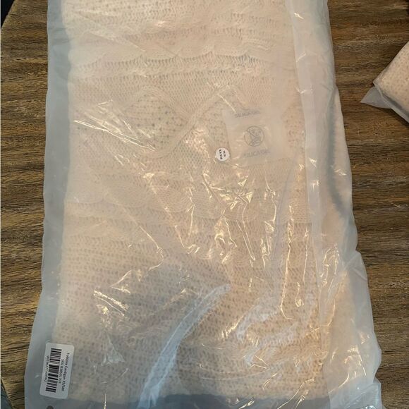 Official Taylor Swift Folklore Cardigan - NWT - XS/S - Picture 6 of 6